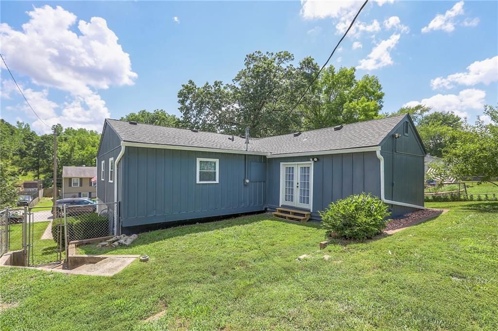 Photo 36 of 40 - 16100 E Elm Street