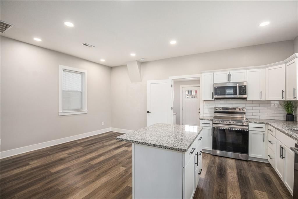 1116 Splitlog Avenue — photo 6