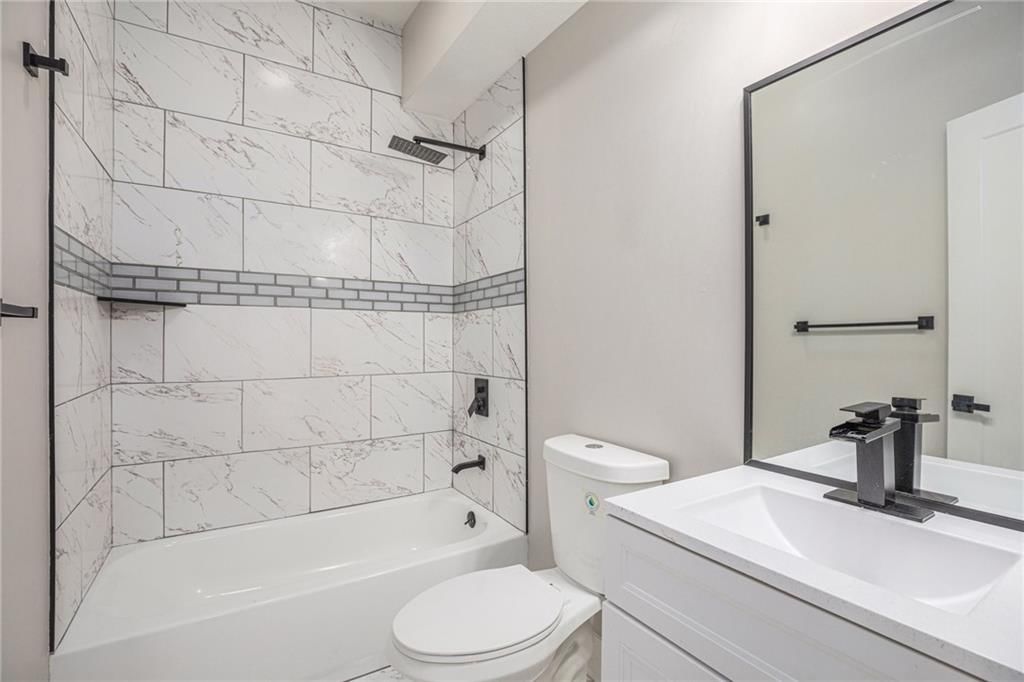 1116 Splitlog Avenue — photo 10