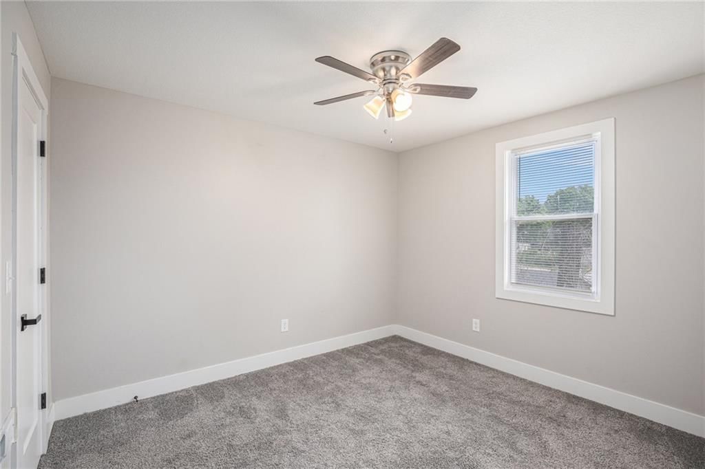 1116 Splitlog Avenue — photo 11