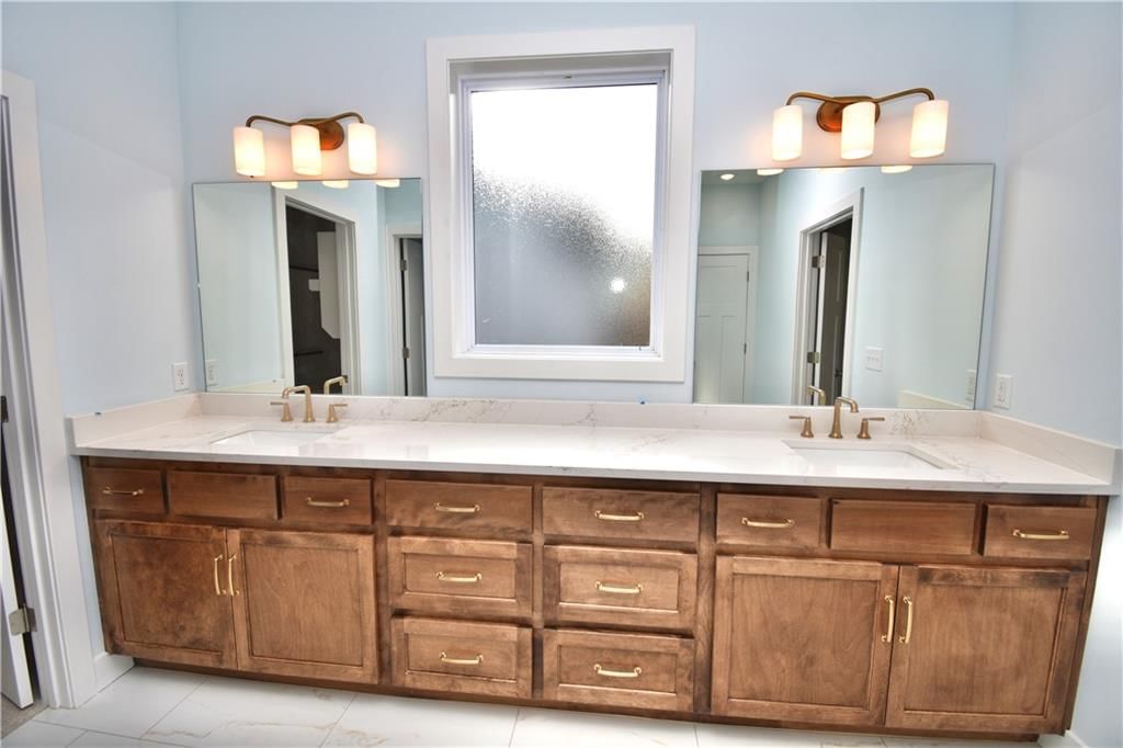 Photo 11 of 26 - 8340 NE 77th Terrace