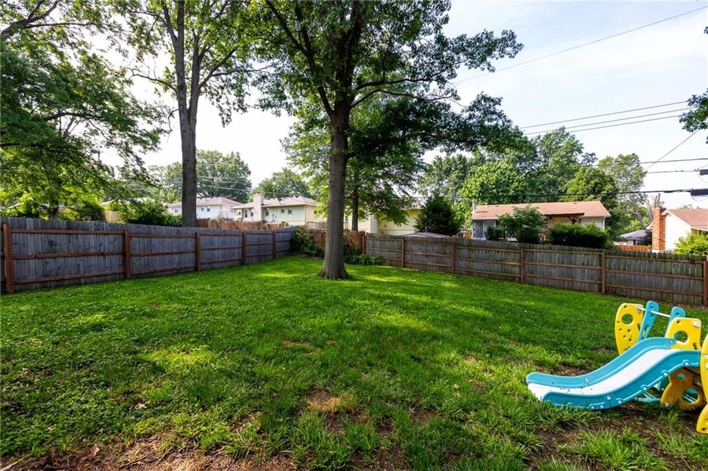 6925 NW 80th Street — photo 27