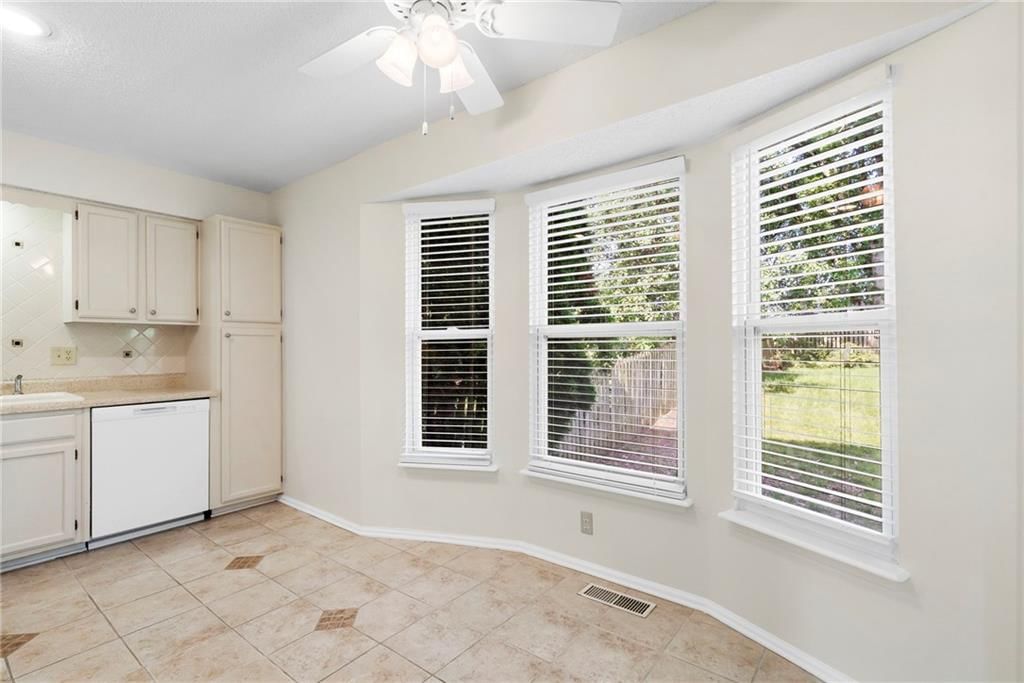 11820 Oakmont Street — photo 9