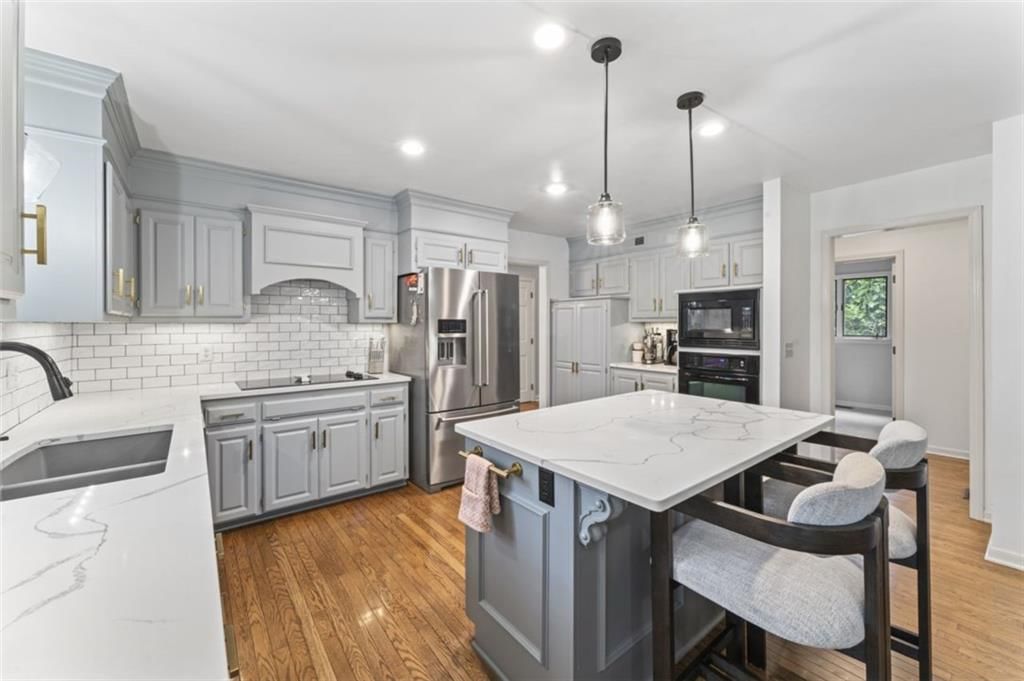 2405 W 124th Street — photo 11