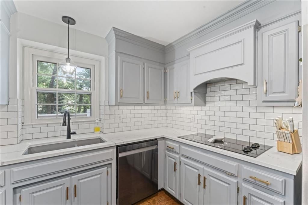 2405 W 124th Street — photo 13