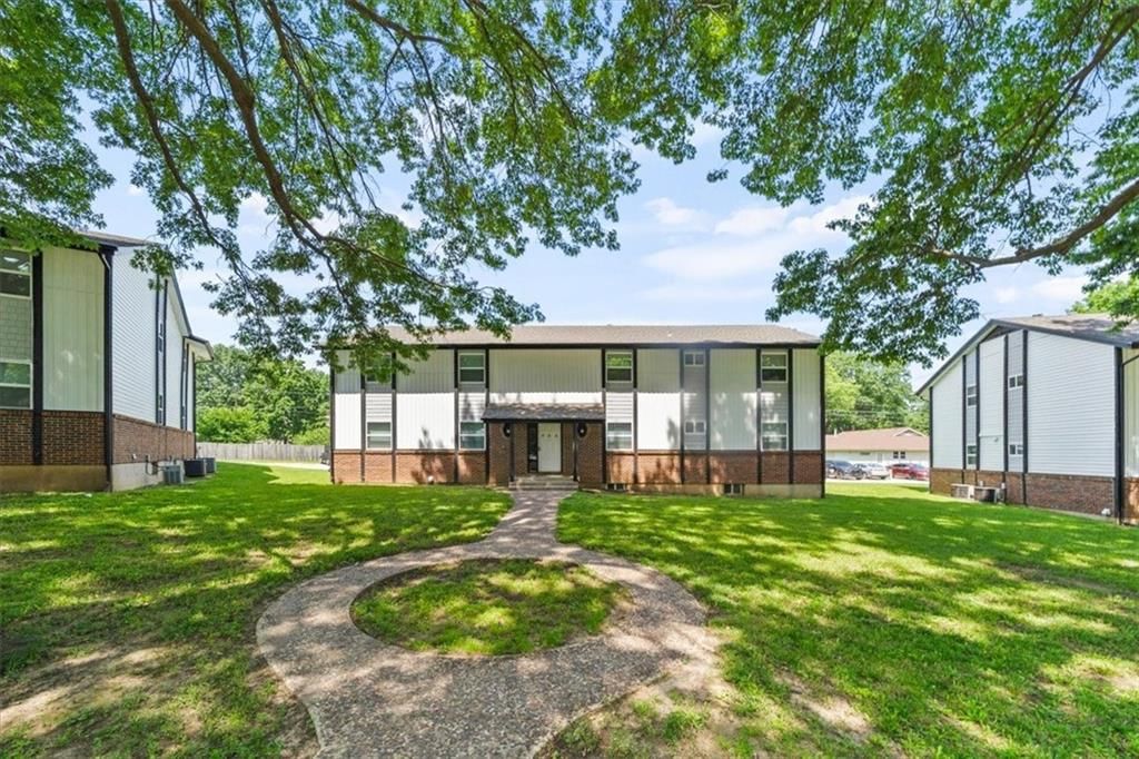 2203 Twin Oaks Drive — photo 13