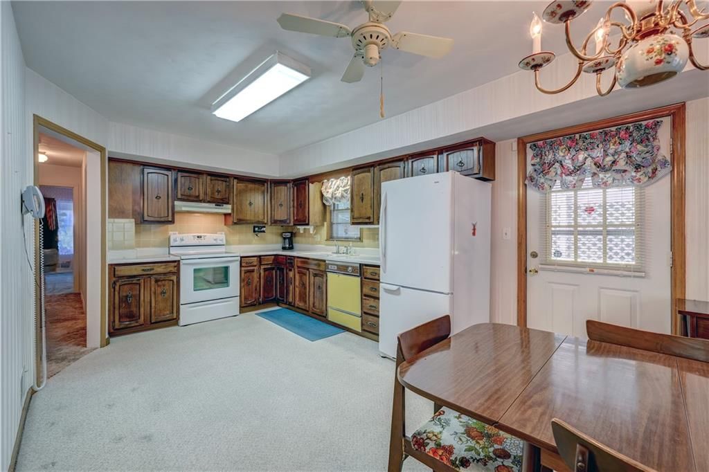 Photo 11 of 24 - 8818 Crescent Avenue