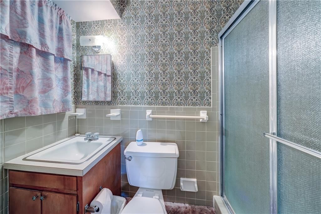 Photo 15 of 24 - 8818 Crescent Avenue