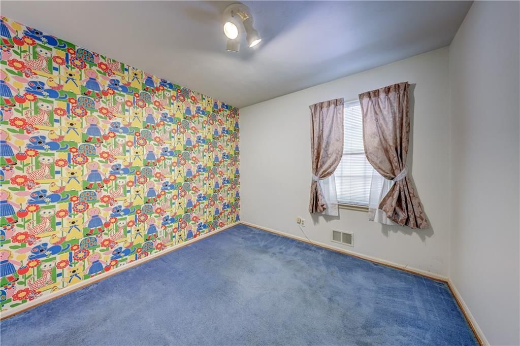 Photo 19 of 24 - 8818 Crescent Avenue