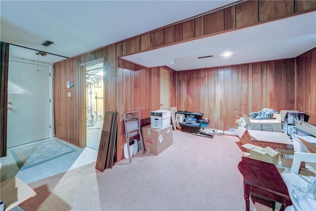 Photo 21 of 24 - 8818 Crescent Avenue