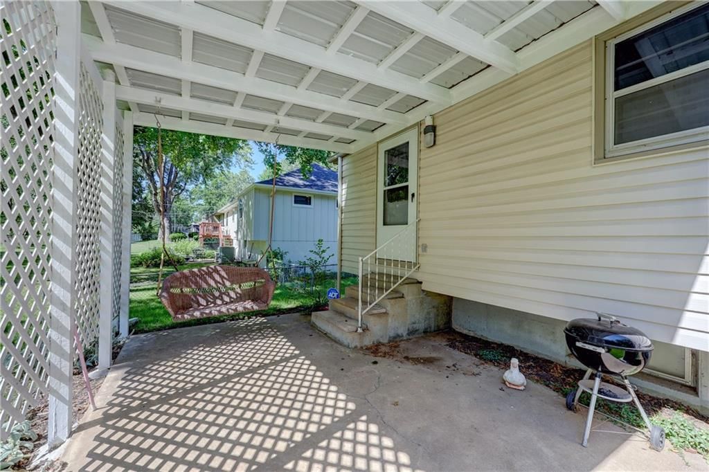 Photo 23 of 24 - 8818 Crescent Avenue