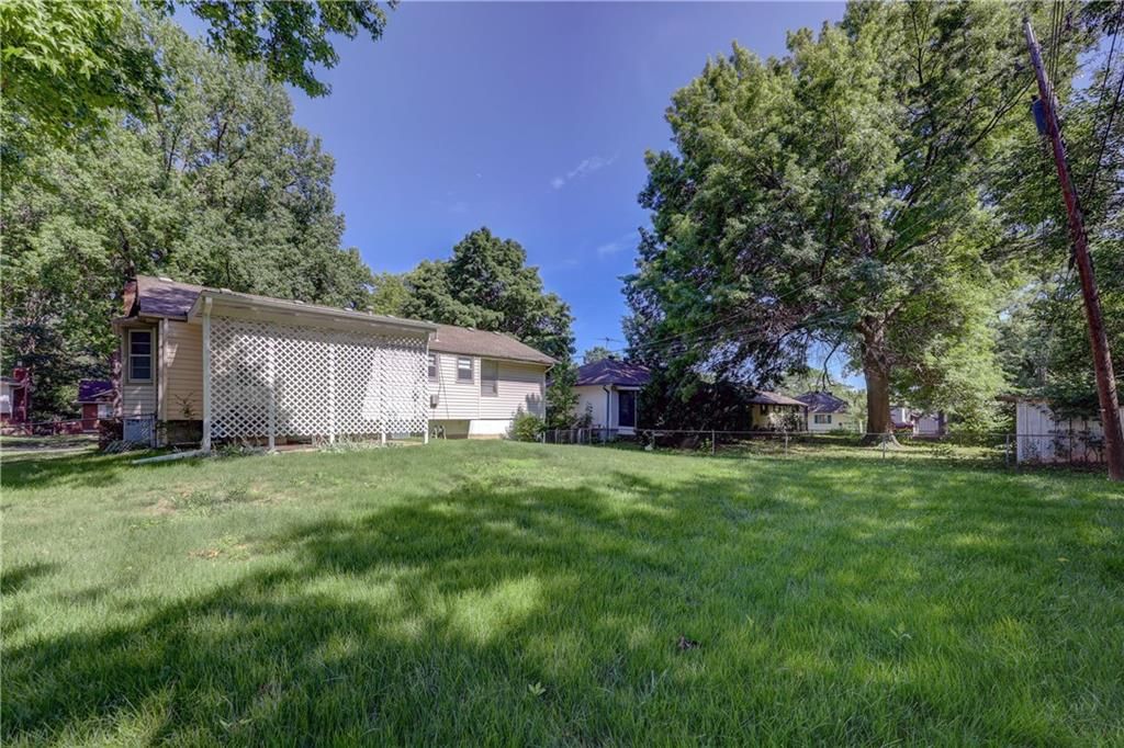 Photo 24 of 24 - 8818 Crescent Avenue