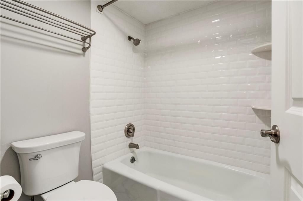 10734 Glenwood Street — photo 16