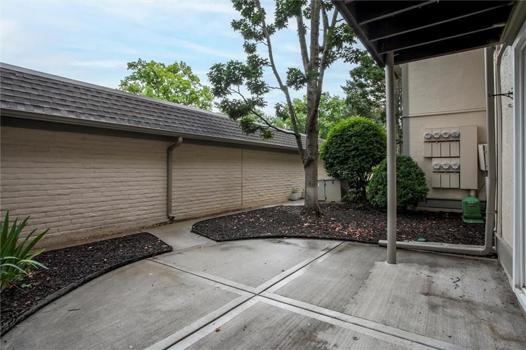 10734 Glenwood Street — photo 23