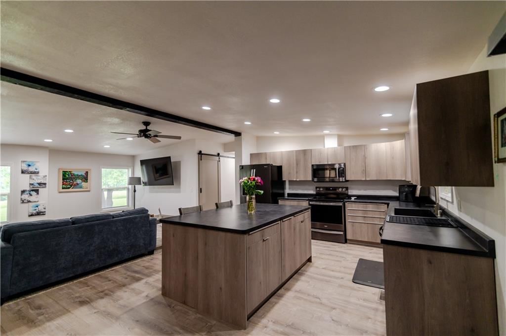 3505 N Woodbine Road — photo 16