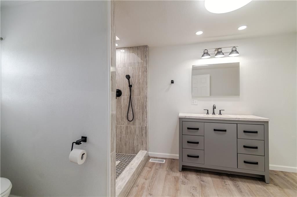3505 N Woodbine Road — photo 27