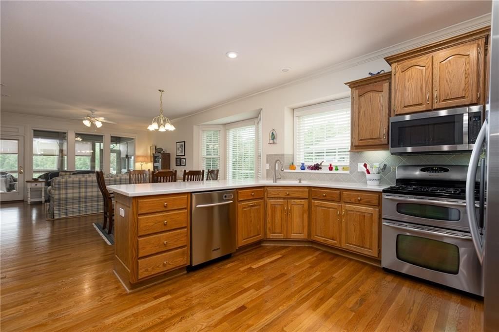 2832 S Woodbury Drive — photo 6