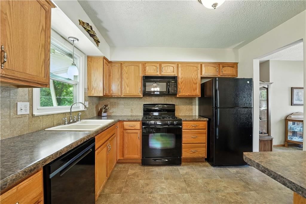 9215 W 76th Street — photo 9