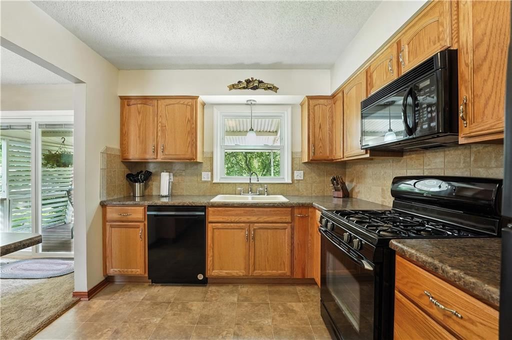 9215 W 76th Street — photo 10
