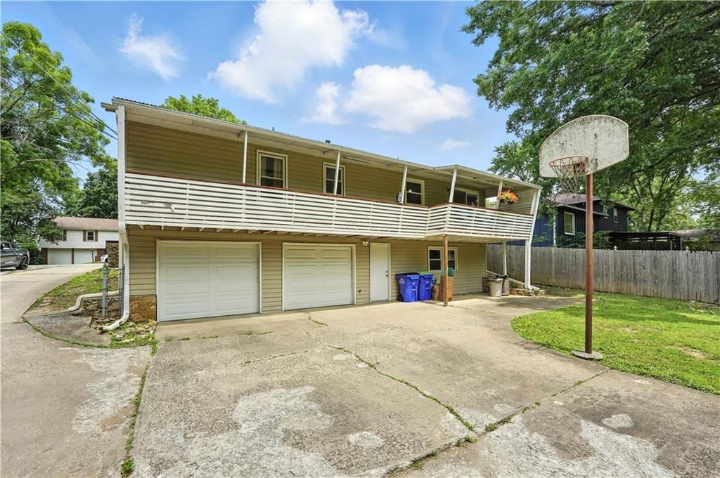 9215 W 76th Street — photo 23