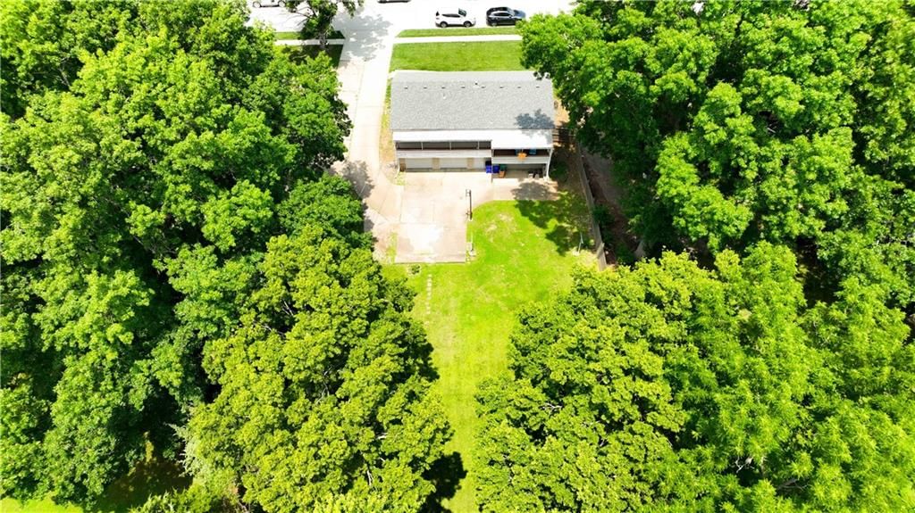 9215 W 76th Street — photo 26
