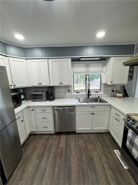 109 W 3rd Street — photo 17