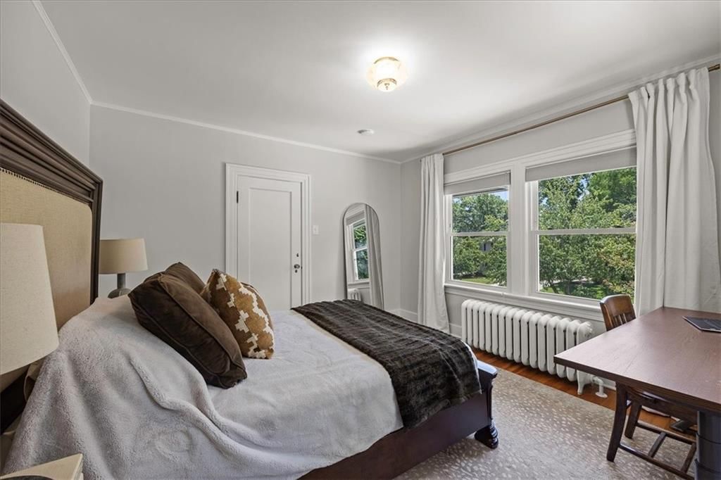 Photo 19 of 26 - 636 W 61st Street