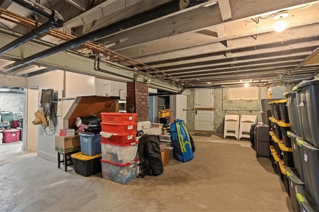 Photo 23 of 26 - 636 W 61st Street