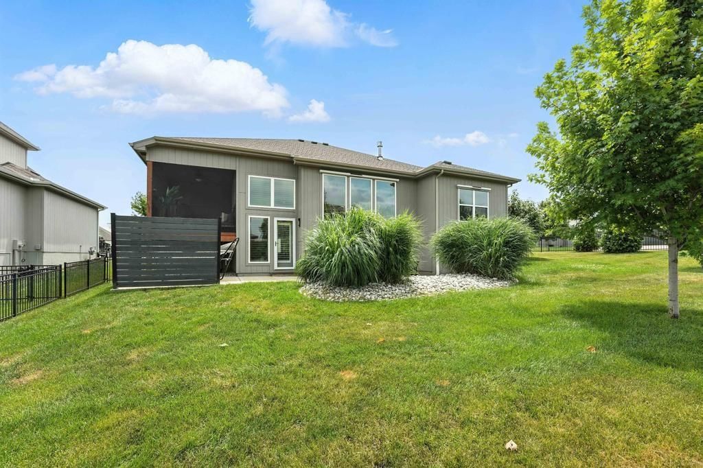 Photo 40 of 56 - 16486 S Chalet Drive