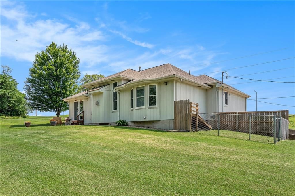 11180 Riverview Avenue — photo 20
