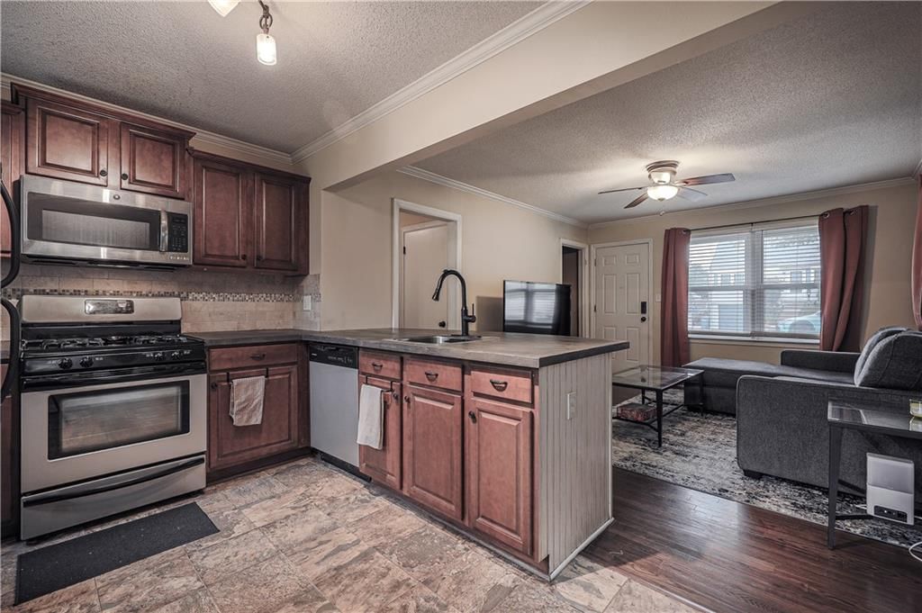 644 Thornton Street — photo 2