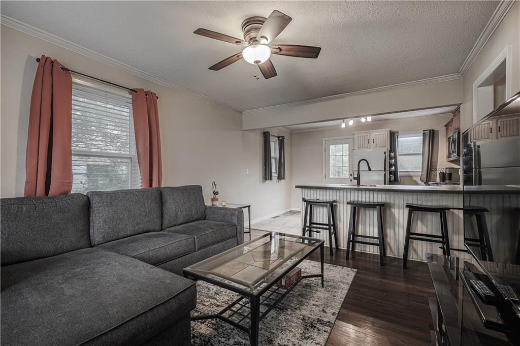 644 Thornton Street — photo 8