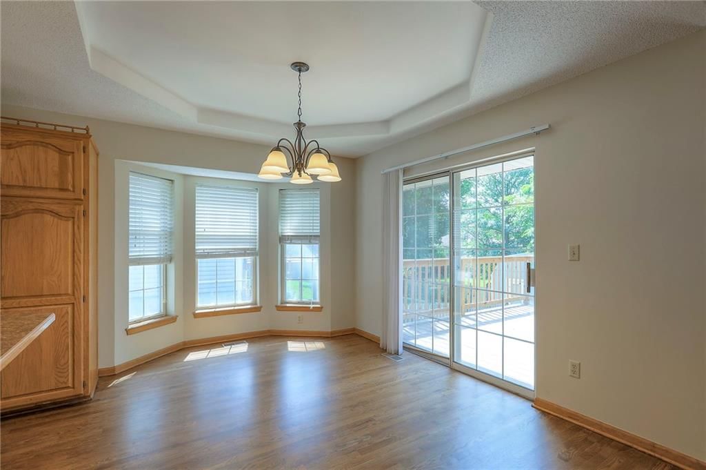 Photo 9 of 34 - 1733 NE Ridgeview Drive