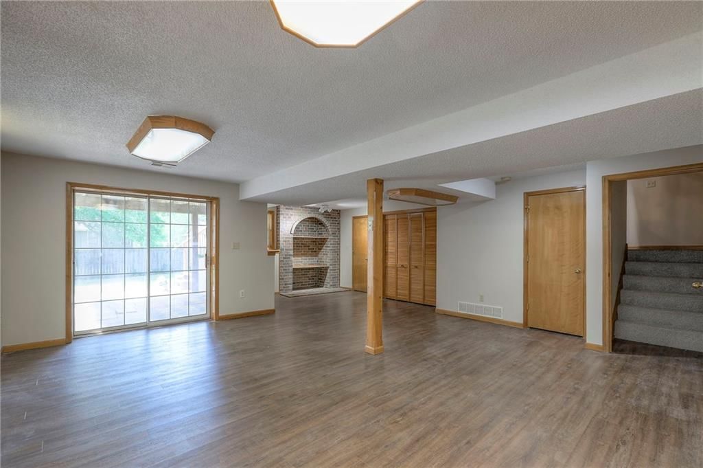 Photo 23 of 34 - 1733 NE Ridgeview Drive