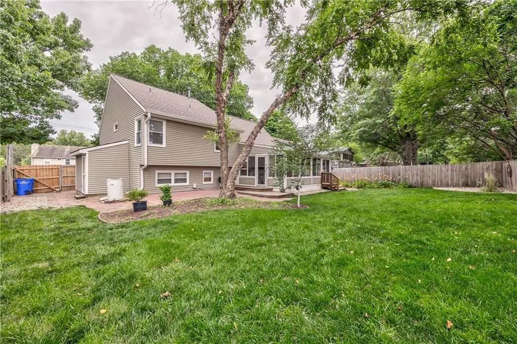 15118 W 83rd Street — photo 36