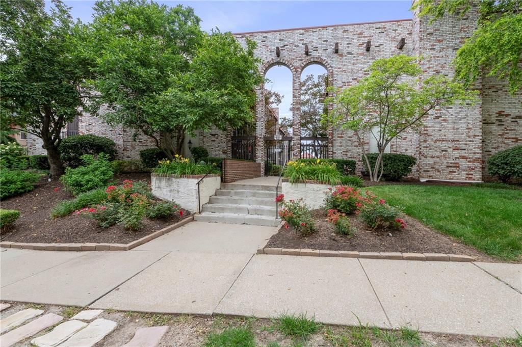 5017 Walnut Street — photo 3