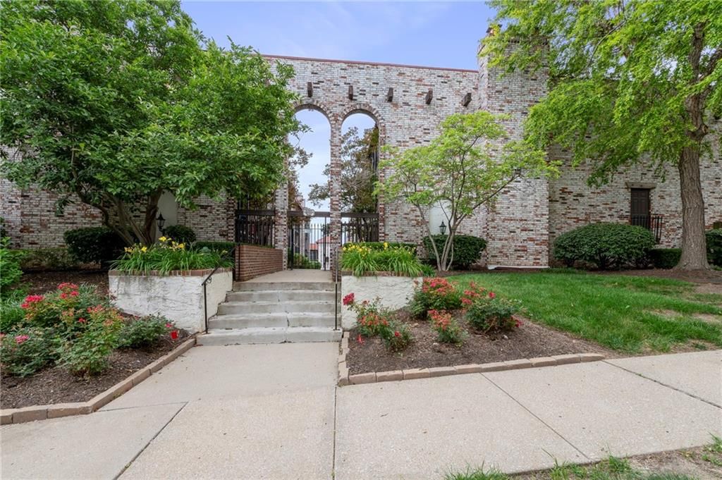 5017 Walnut Street — photo 4