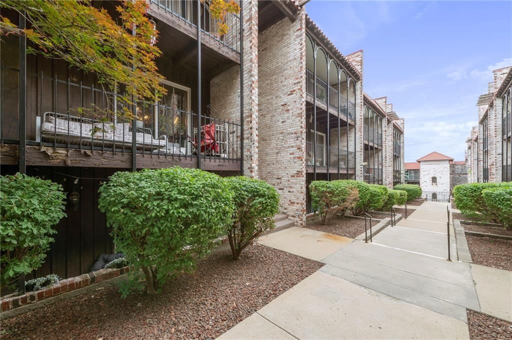 5017 Walnut Street — photo 7