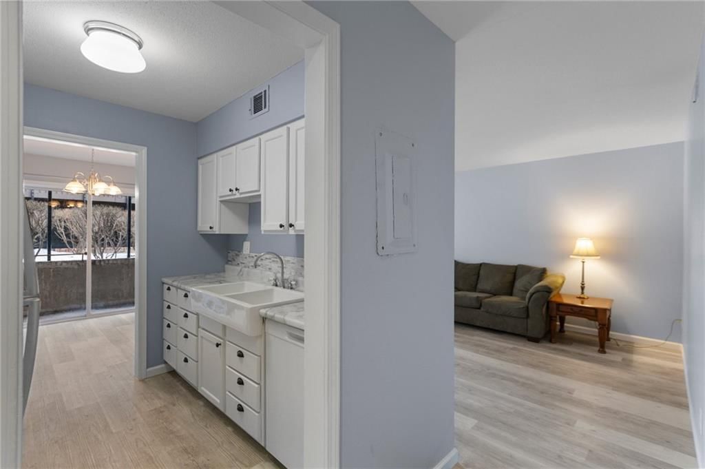 5017 Walnut Street — photo 17