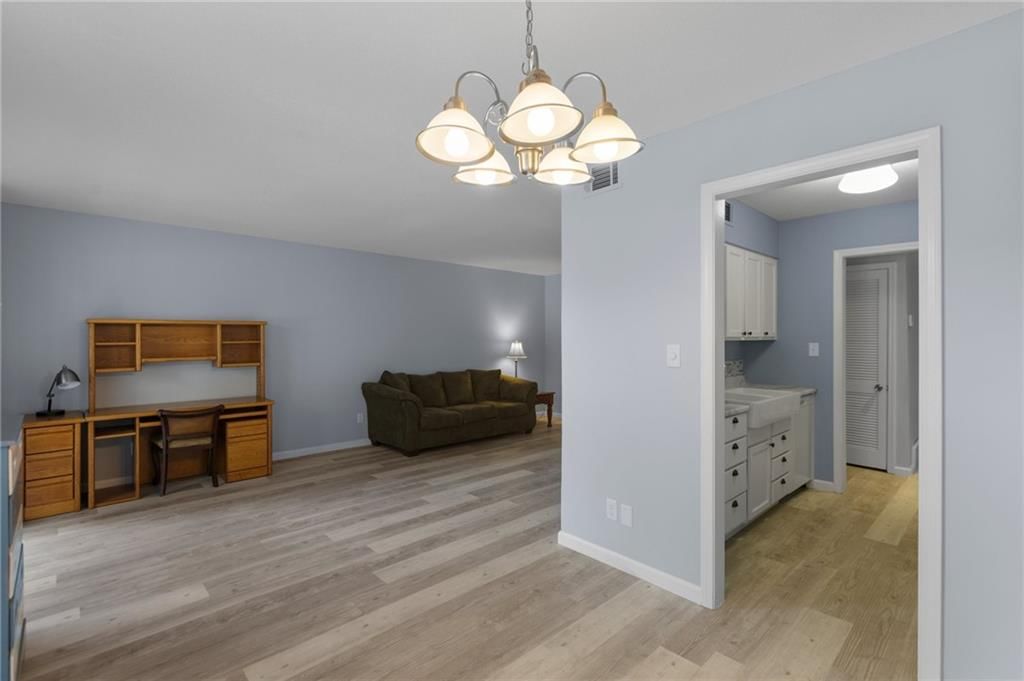 5017 Walnut Street — photo 29