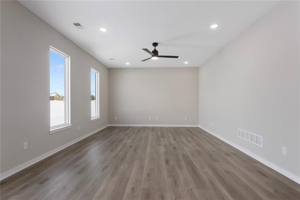 1502 SW Meadowlark Court — photo 8