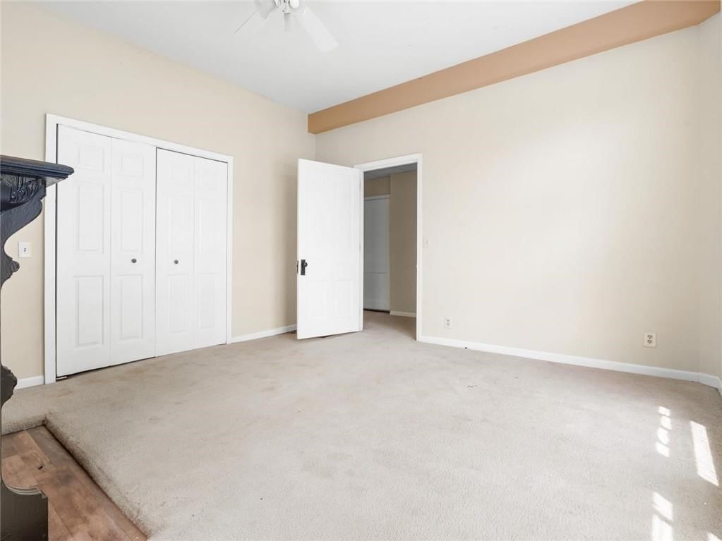 Photo 3 of 12 - 2703 Olive Street