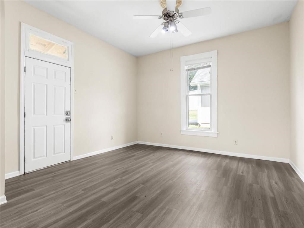 Photo 10 of 12 - 2703 Olive Street