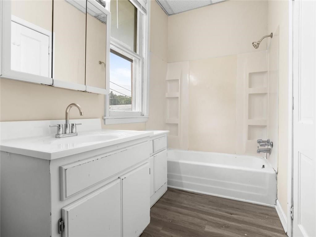 Photo 11 of 12 - 2703 Olive Street