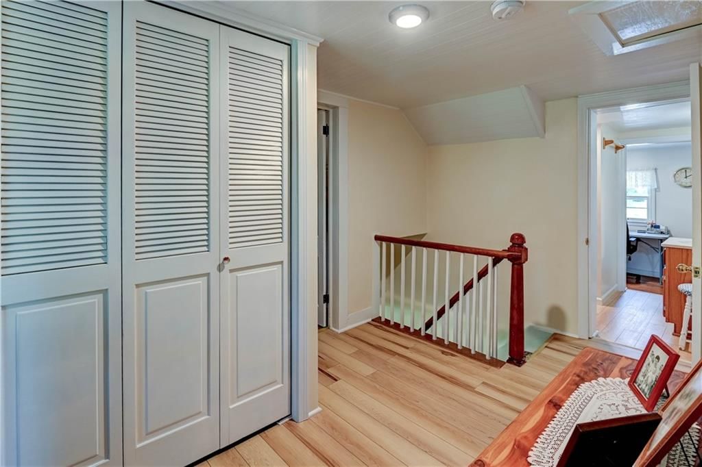 Photo 22 of 48 - 2062 NW Country Lane Road