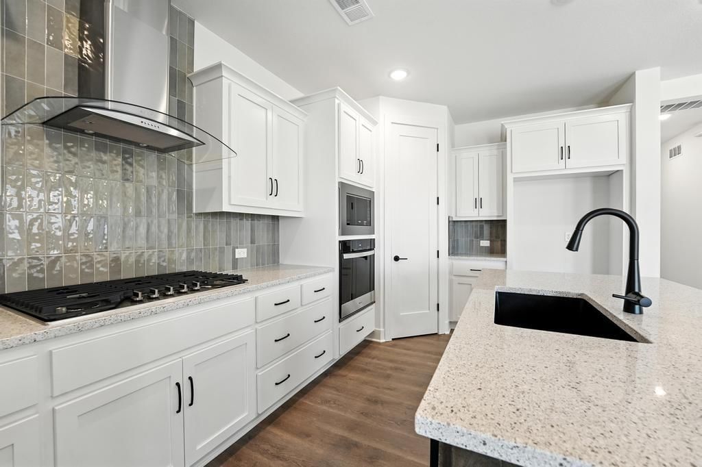 20688 Barker Street — photo 2