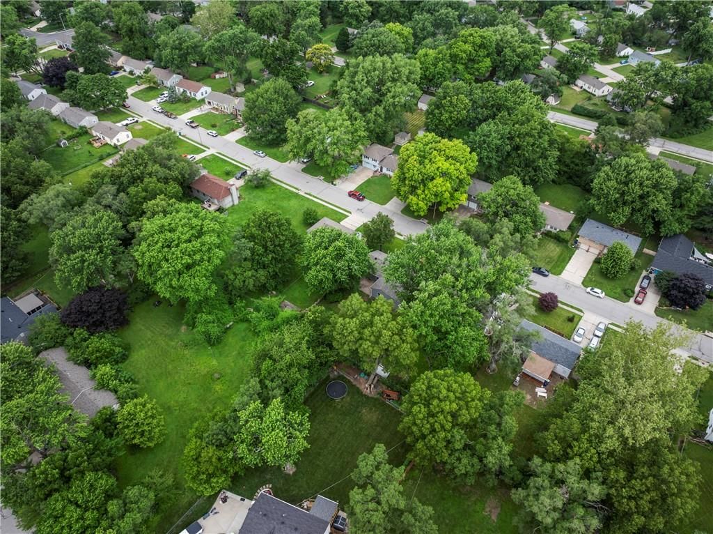 11613 W 69th Terrace — photo 34