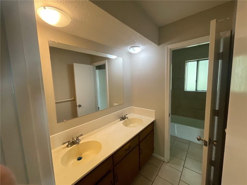 3212 Canterbury Road — photo 9