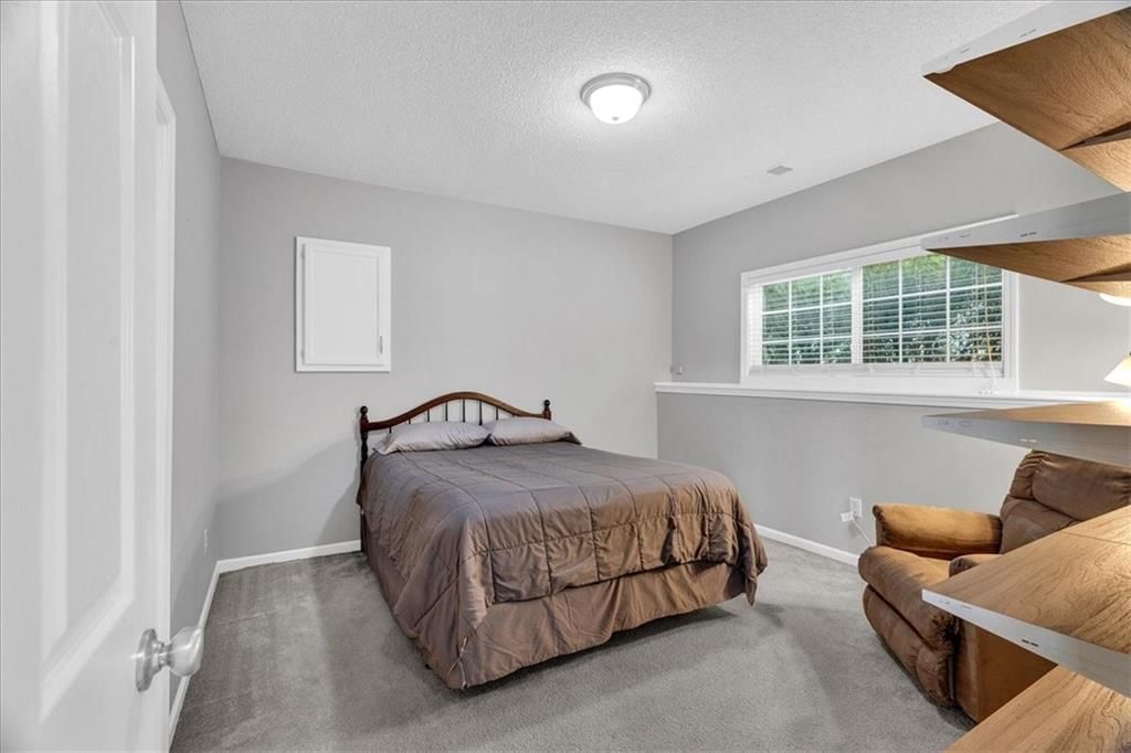 8512 N Arcola Avenue — photo 20
