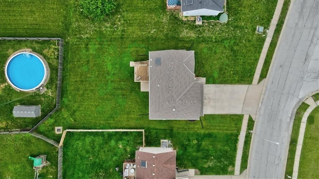 8512 N Arcola Avenue — photo 32